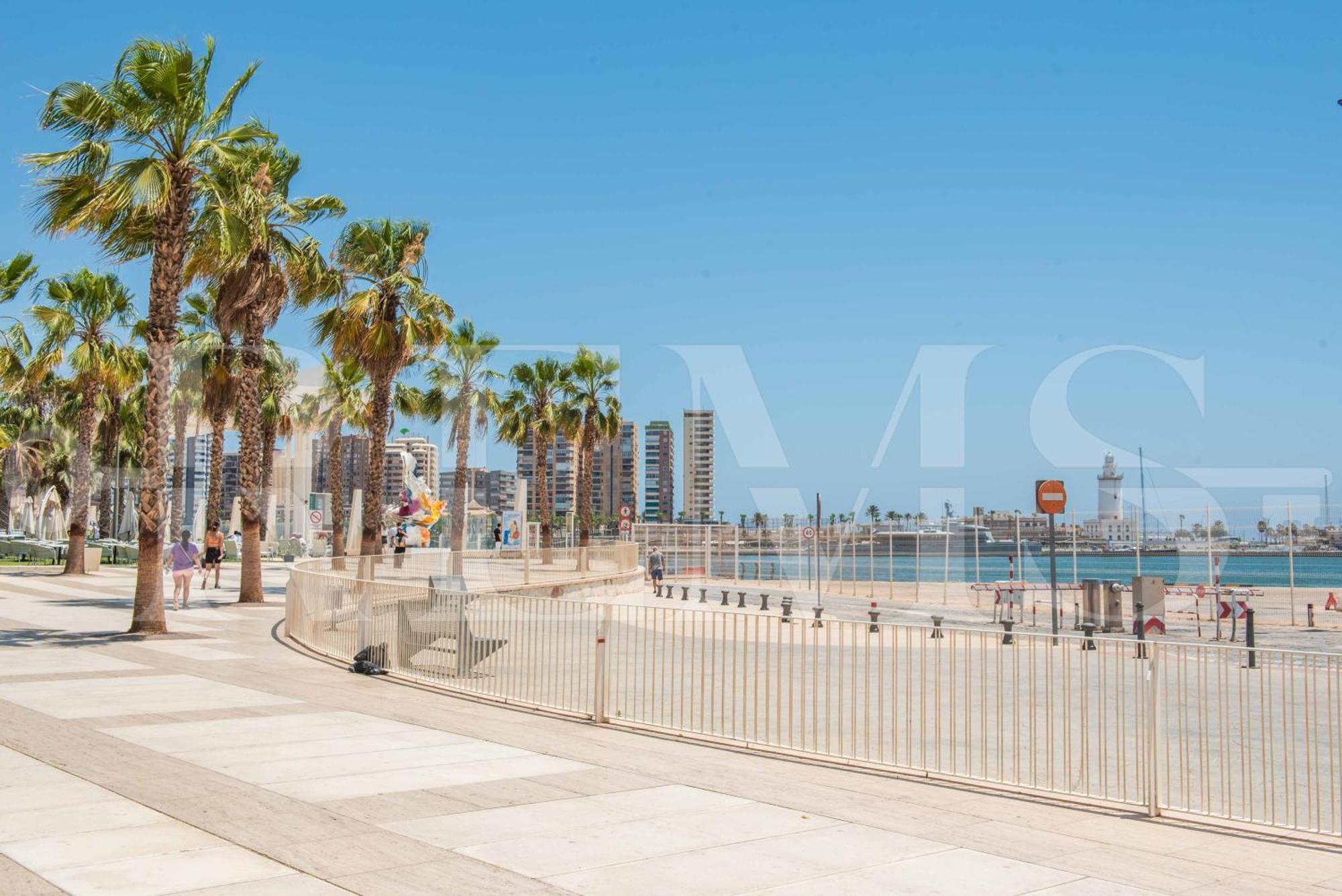 Glamorous Flat In The Heart Of Malaga By Rems Luaran gambar