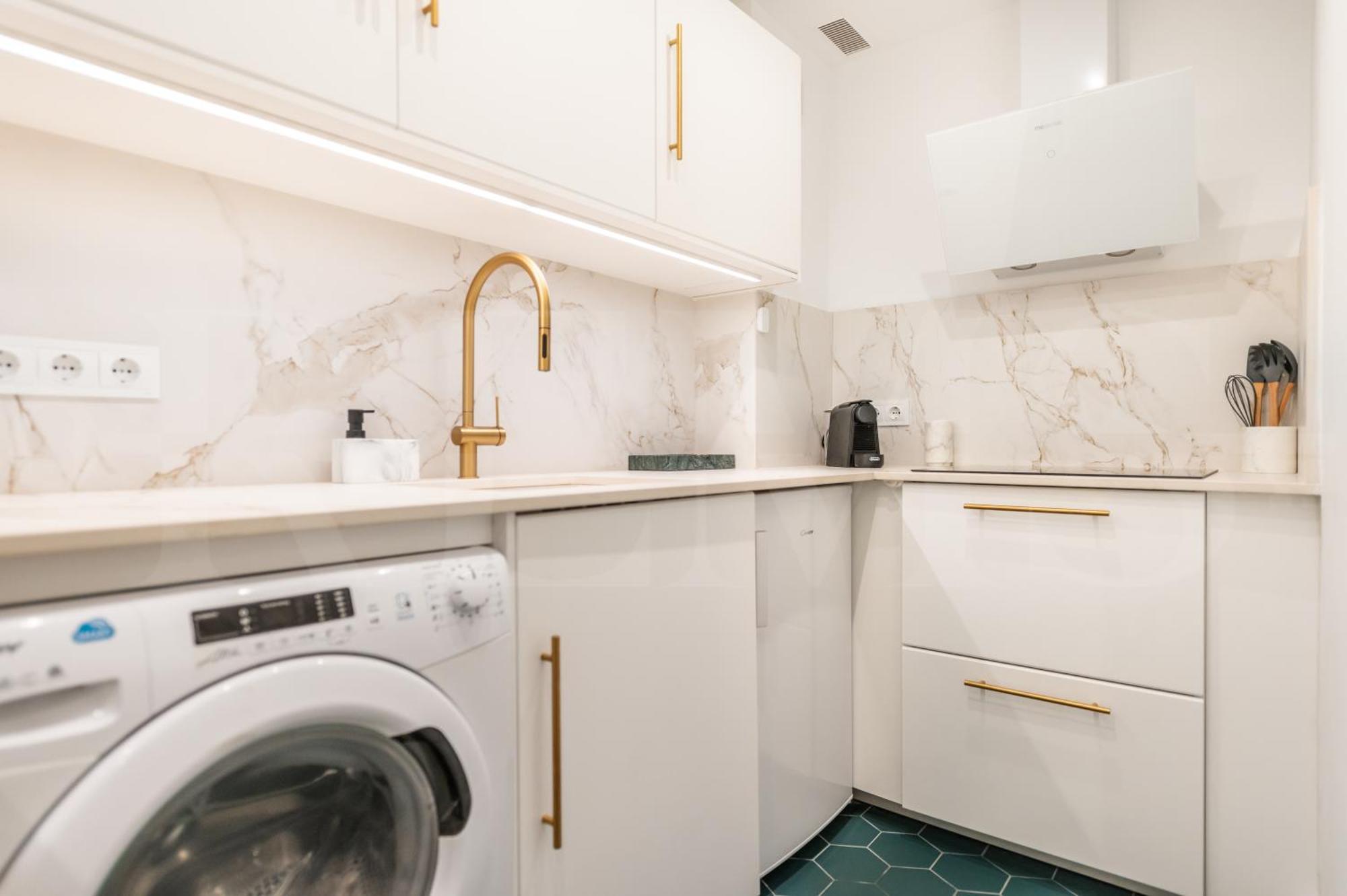 Glamorous Flat In The Heart Of Malaga By Rems Luaran gambar