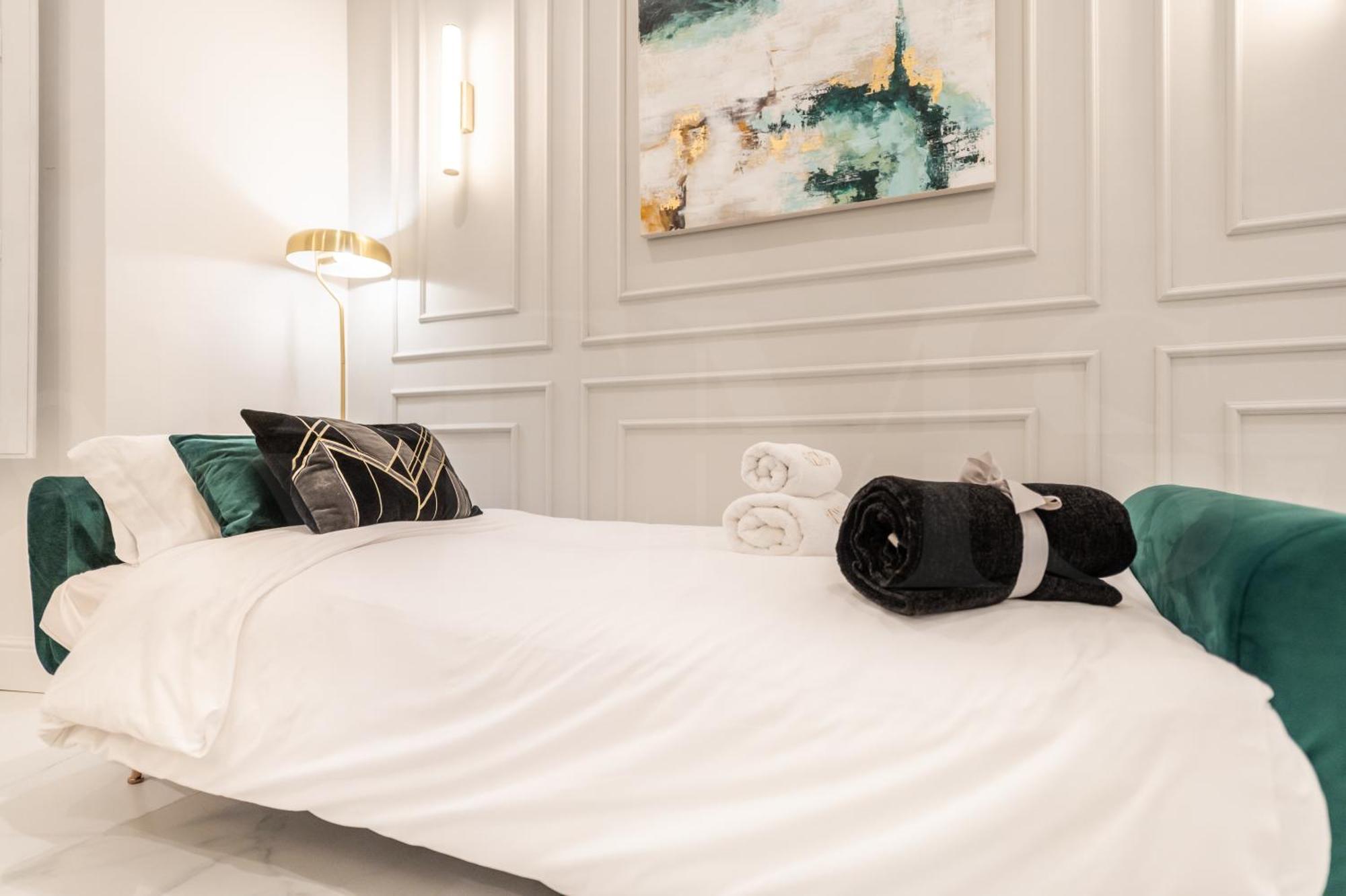 Glamorous Flat In The Heart Of Malaga By Rems Luaran gambar